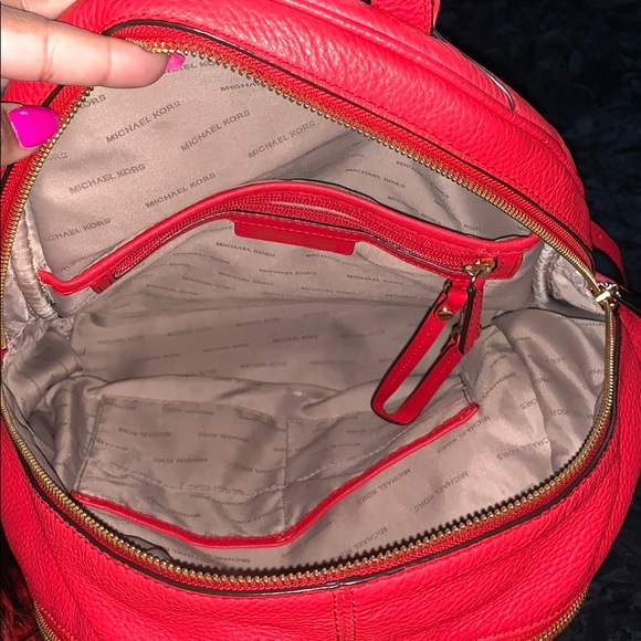 ✅ STILL AVAILABLE Michael Kors backpack - Picture 2 of 7